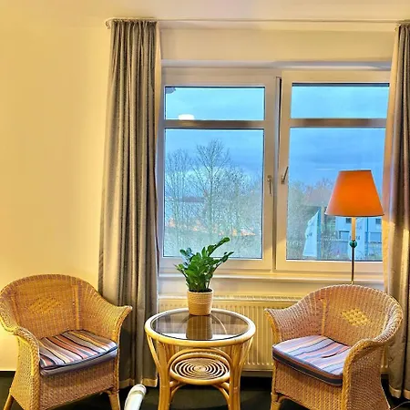 Gaestehaus Weserblick Am Weser-Sandstrand Berne Exterior photo