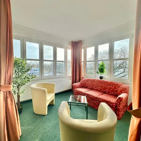 Gaestehaus Weserblick Am Weser-Sandstrand Berne Exterior photo