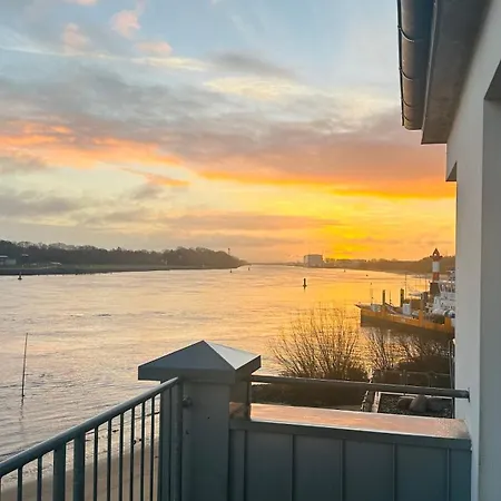 Gaestehaus Weserblick Am Weser-Sandstrand Berne Exterior photo