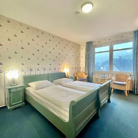 Gaestehaus Weserblick Am Weser-Sandstrand Berne Exterior photo