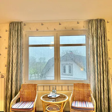 Gaestehaus Weserblick Am Weser-Sandstrand Berne Exterior photo