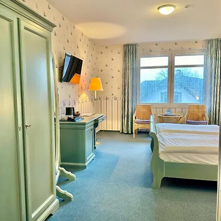 Gaestehaus Weserblick Am Weser-Sandstrand Berne Exterior photo