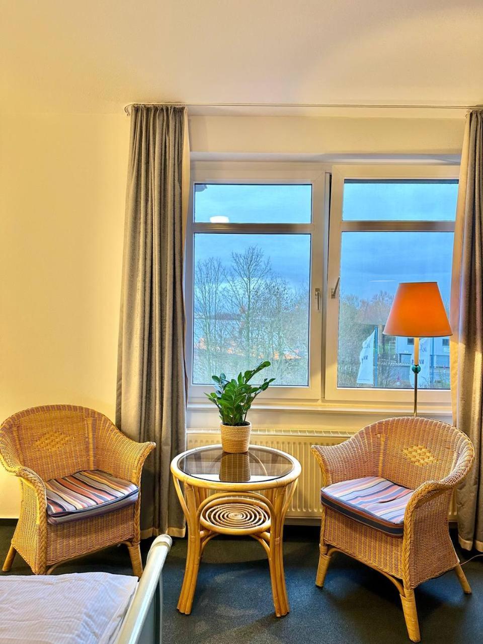 Gaestehaus Weserblick Am Weser-sandstrand * Berne