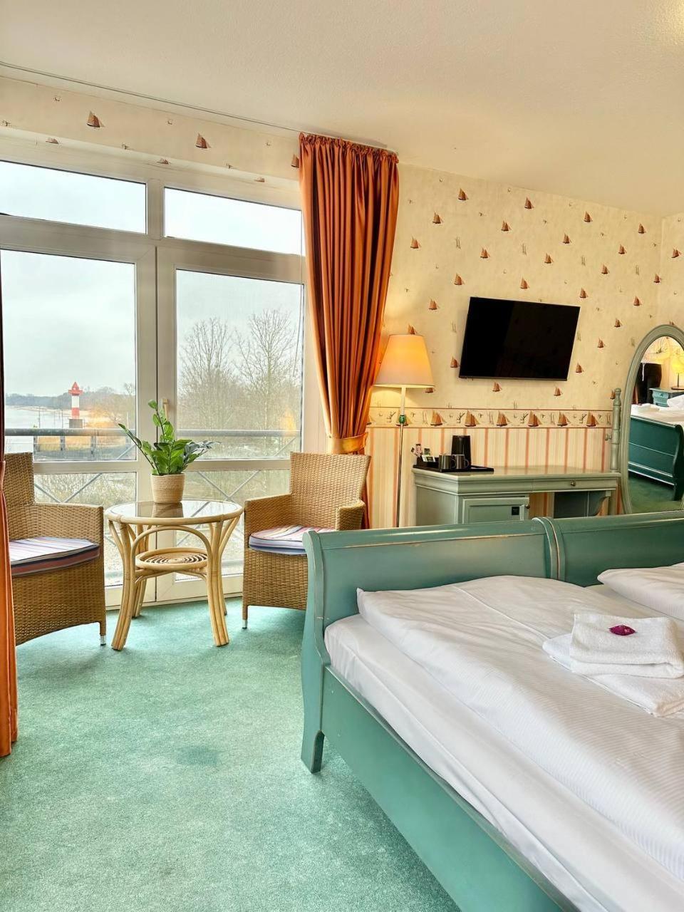 Gaestehaus Weserblick Am Weser-sandstrand * Berne
