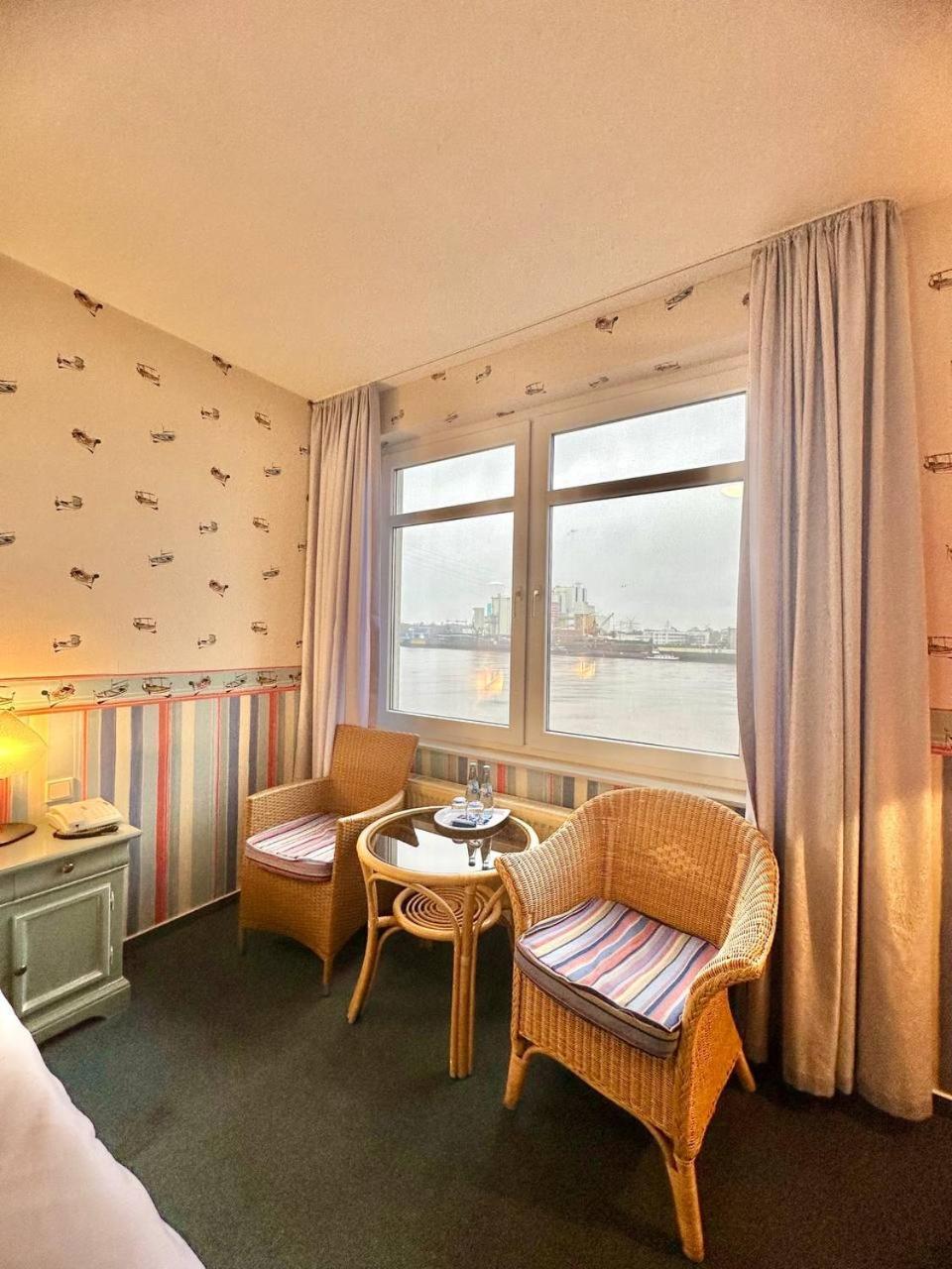 Gaestehaus Weserblick Am Weser-sandstrand Alloggio in famiglia Berne