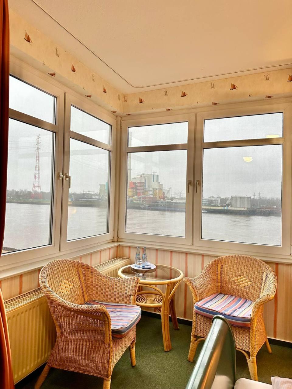 Gaestehaus Weserblick Am Weser-sandstrand * Berne