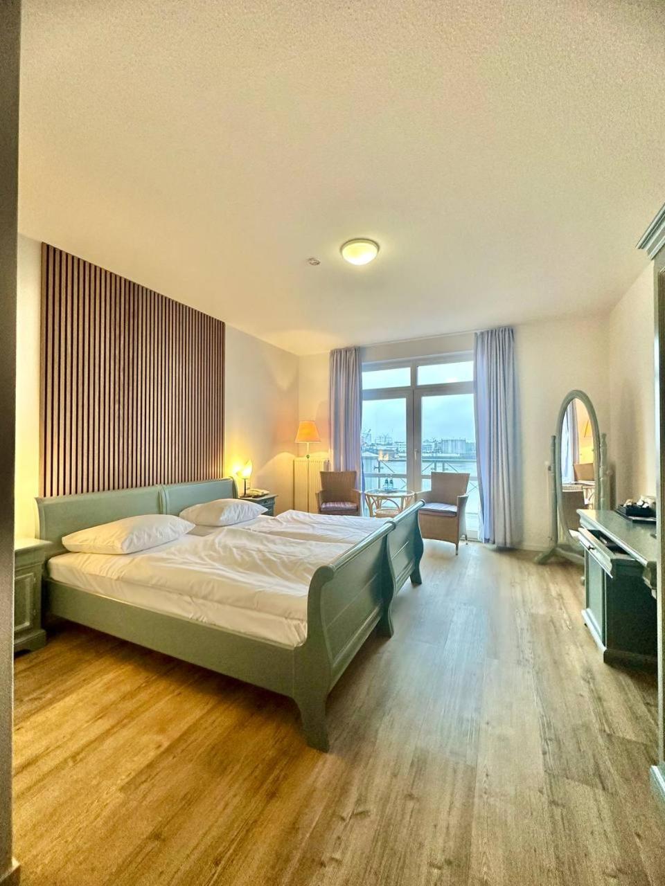 Gaestehaus Weserblick Am Weser-sandstrand Homestay Berne