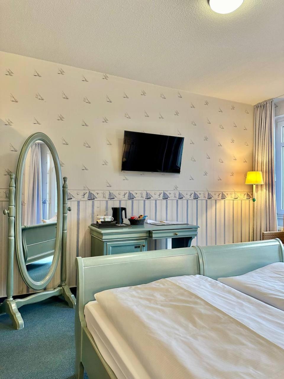 Gaestehaus Weserblick Am Weser-sandstrand Homestay Berne