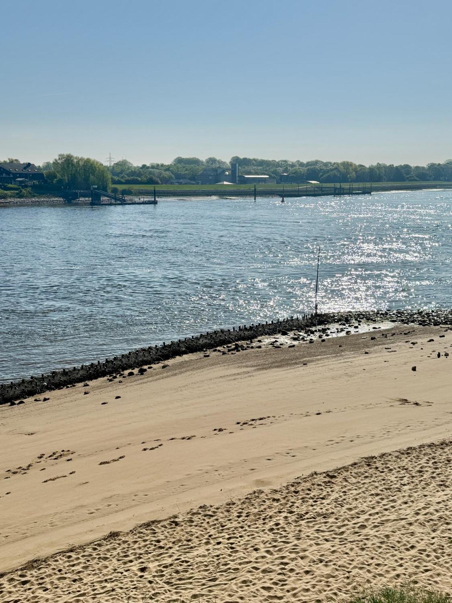 Gaestehaus Weserblick Am Weser-sandstrand Privatunterkunft Berne
